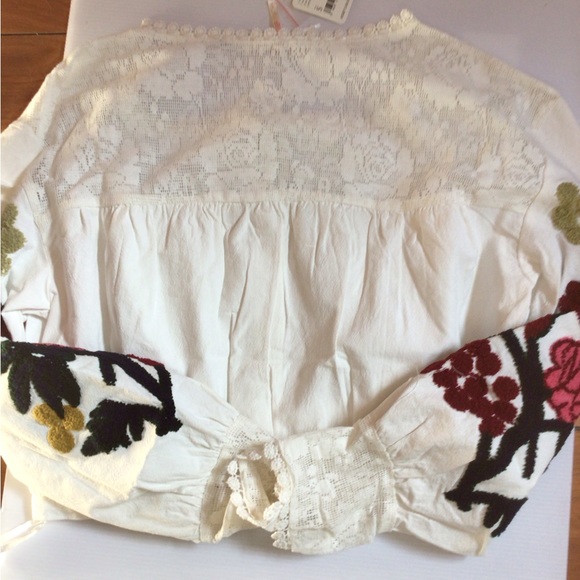 1 left! Rare Free People cropped Embroidered blouse - Picture 10 of 11